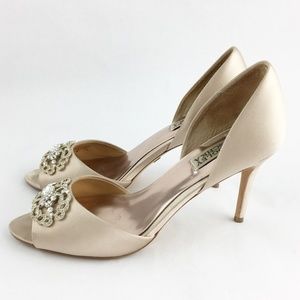 Badgley Mischka Champaign Creme Brooch Heels